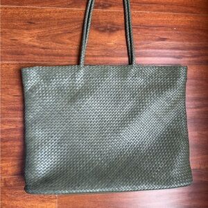 Quince Olive Green Leather-Trim Tote Interior